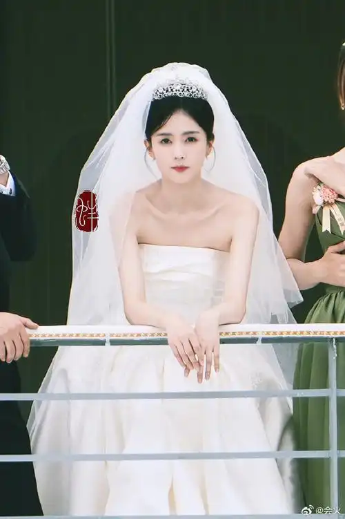 白鹿婚纱路透##白鹿北上穿婚纱了