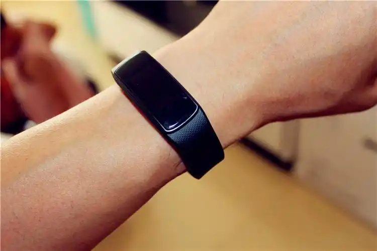 埃微i6 hr智能运动心率手环让你轻松做运动达人