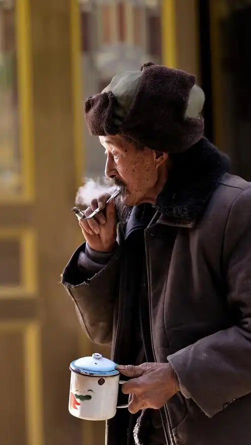 【87岁的老人,抓拍.摄影图片】生活摄影_太平洋电脑网摄影部落