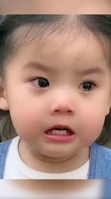 萌娃强忍眼泪,这是受了多大委屈啊,太心疼了!