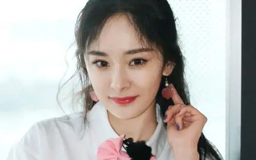 杨幂清新甜美写真桌面壁纸