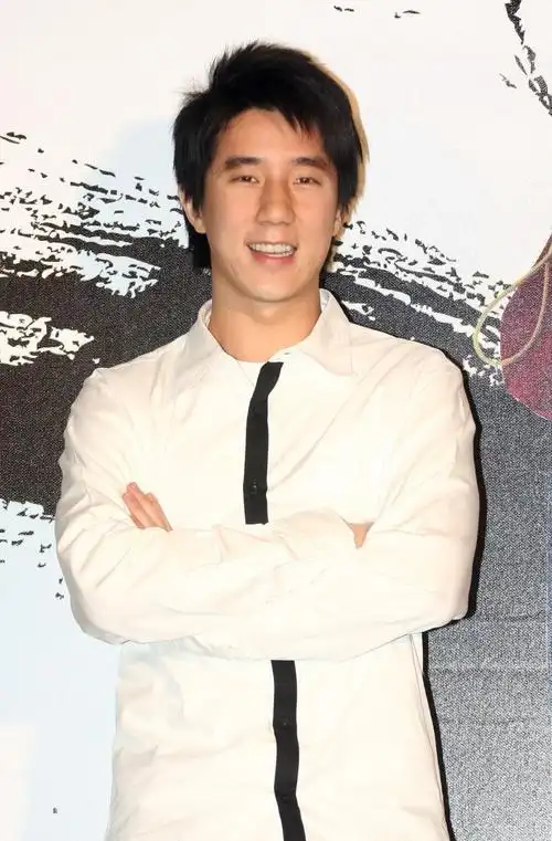 你以为他们轻松成名?他们是娱圈的继承者啦