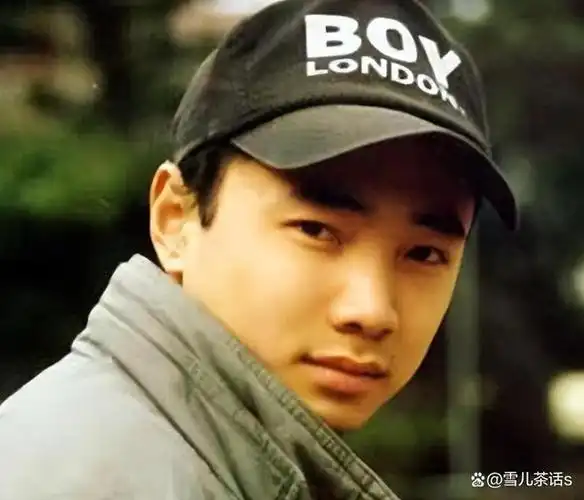 18岁黄渤忍了,18岁鹿晗也忍了,看了18岁的雷佳音我忍不了了