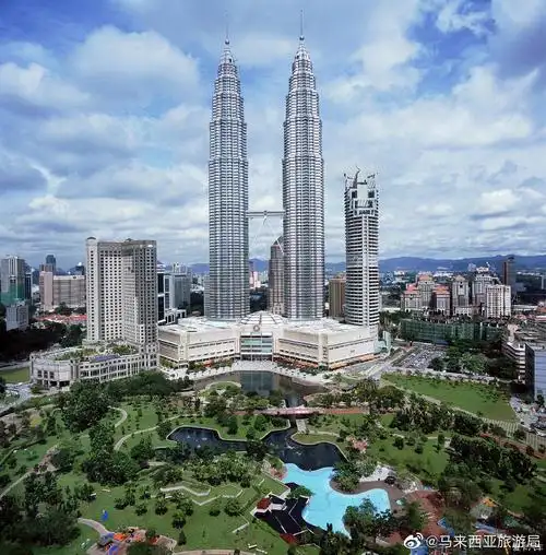 穿越马来西亚双子塔倩影靓照