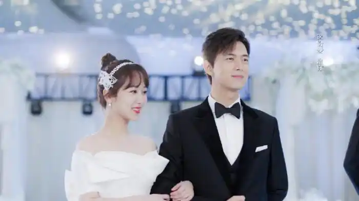 杨紫李现甜蜜接吻童颜夫妇终于举办婚礼这售后绝了