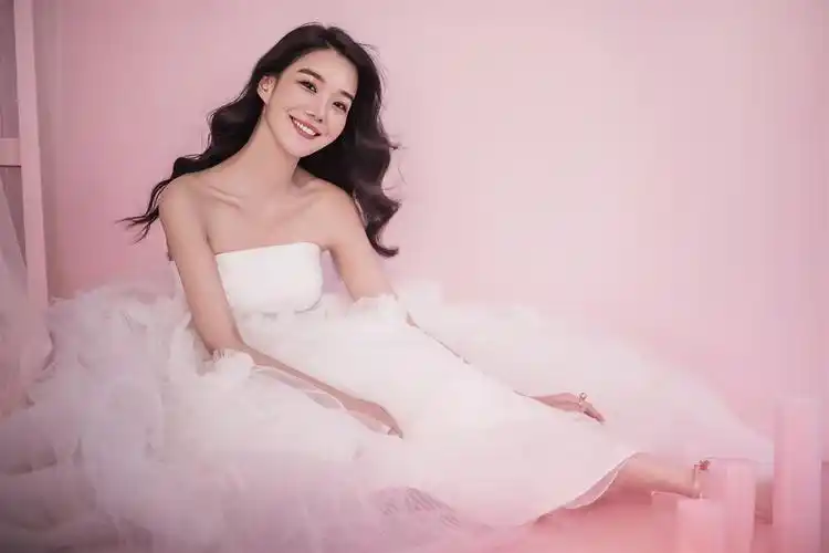 单人婚纱照女生