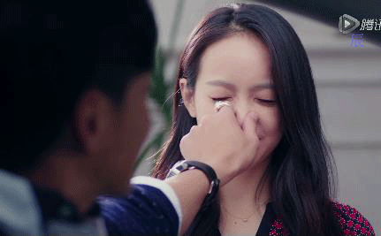 宋茜fx女神揪鼻子gif动图_动态图_表情包下载_soogif