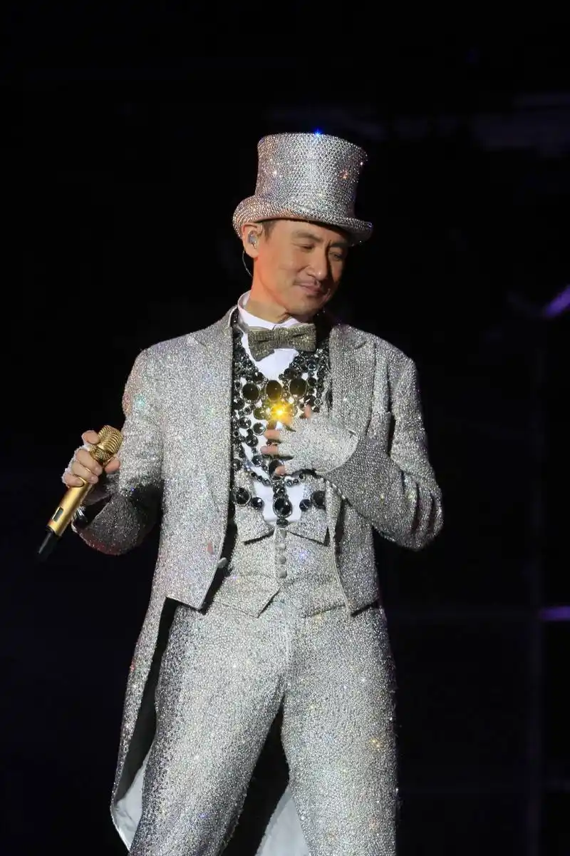 生日快乐啊,我们的"