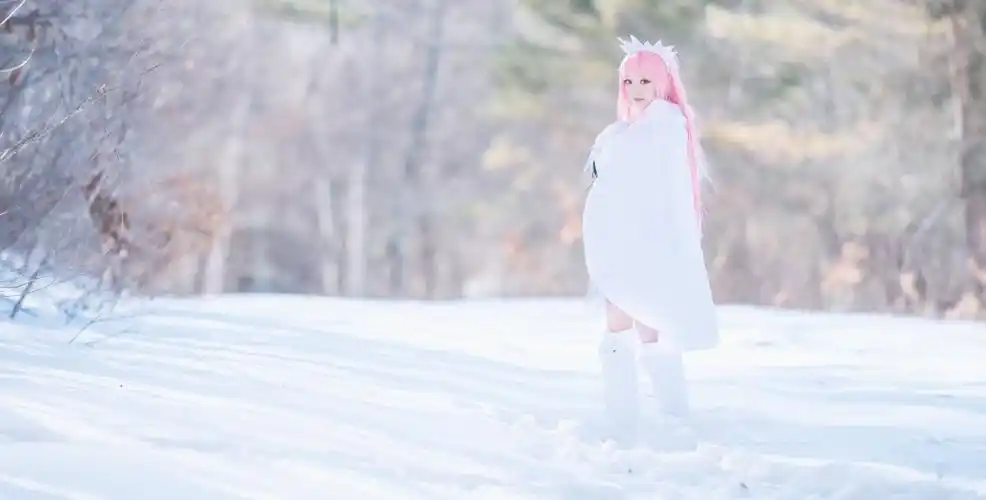 搬运cos雪地里的梅芙女王