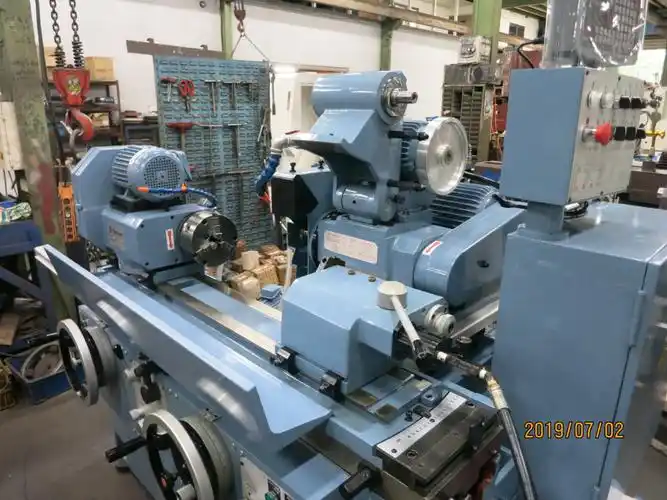 步骤1 –将工作台移至正确位置,以确保下拉式研磨机