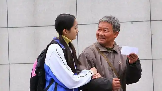 2016年马少骅,关晓彤主演电视剧《搭错车》,讲述了上世纪70年代,因