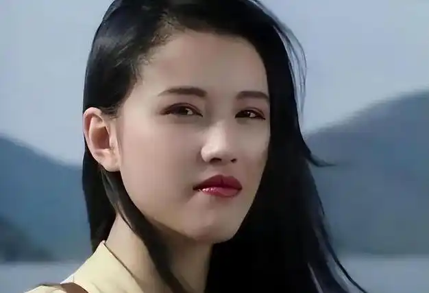 "周芷若"周海媚生前:独居北京,不结婚不生子,直言不需要男人