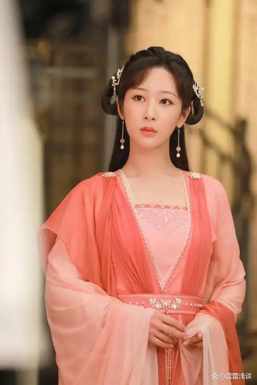 杨紫新剧《199爱》开机,清一色的高颜值帅哥美女组合引人期待