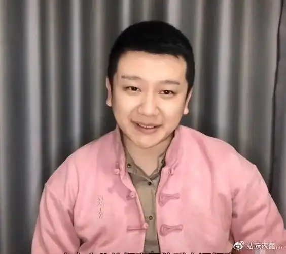 相声演员李寅飞上春晚后续,不后悔也不会回德云社,有自己的班子