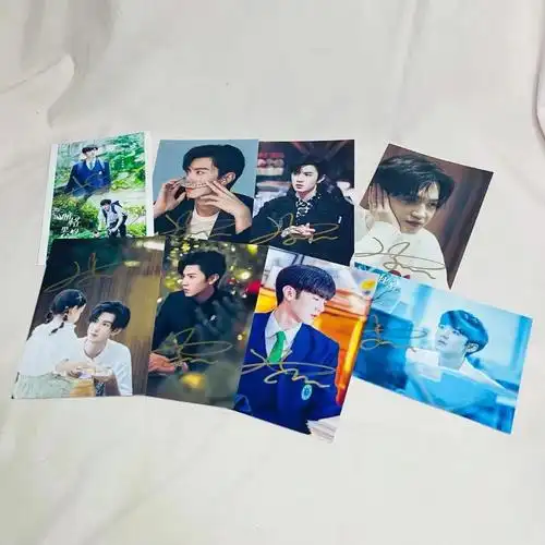 出陈哲远何洛洛秦霄贤陆柯燃签名照