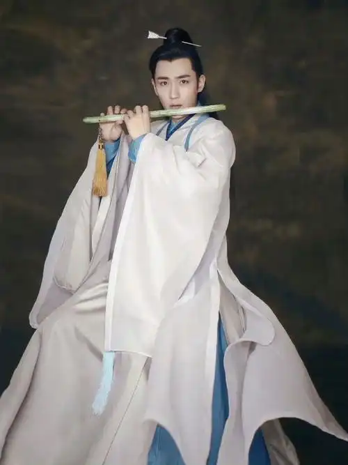 朱一龙#浅浅分享几张朱一龙古装照片,九宫格根本放不下呀放不下