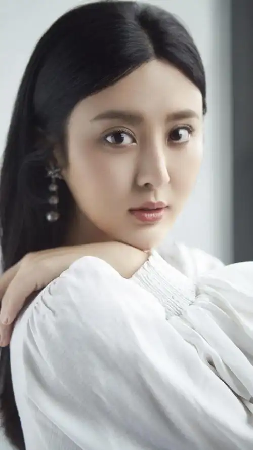 甘露精美壁纸:一直都很抢眼,自带撩人特质