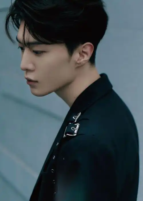 范丞丞帅吗范丞丞黑色潮look写真帅出天际