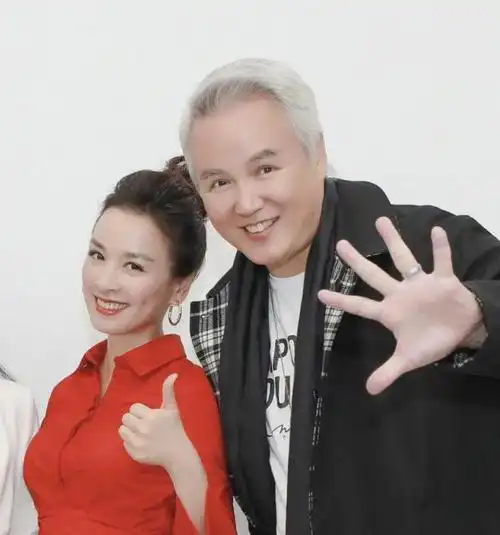 据说,张庭和林瑞阳这次回归直接入股了明道公司,明道也终于复出直播