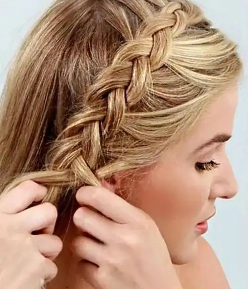 high翻周末,甜美侧编发方便又好看