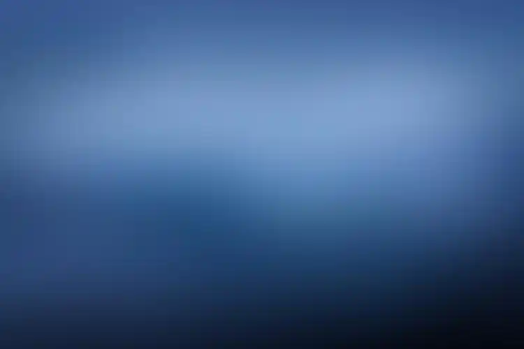 蓝色模糊高光背景图片设计模板素材