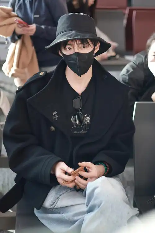 刘宇宁辟谣接触将门毒后