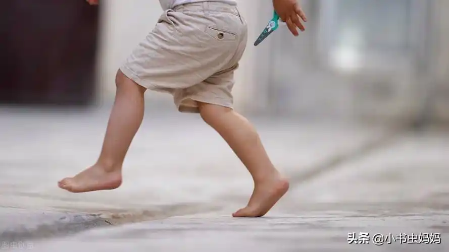 光脚刺激触觉感官发育早产,剖宫产,没经过爬,直接走
