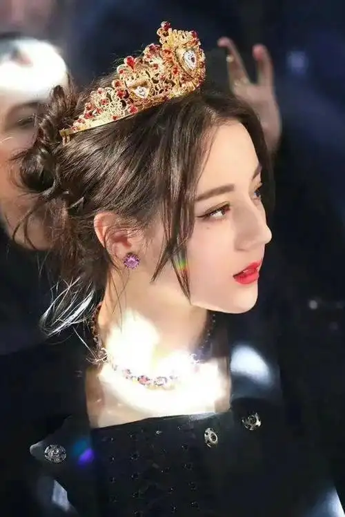 浓颜化妆难来看看迪丽热巴的妆容思路