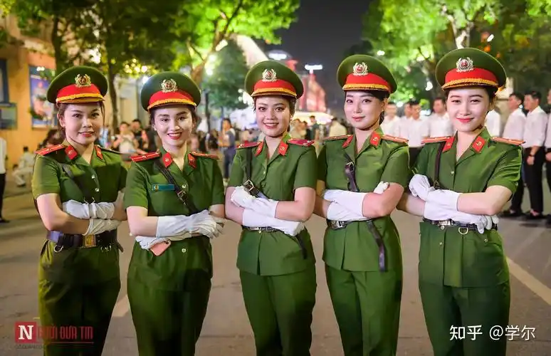 漂亮的越南女公安(多图) - 知乎