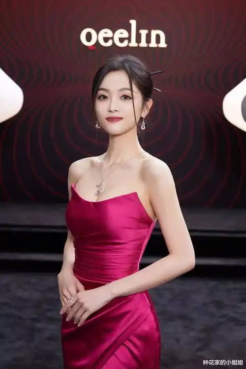 吴宣仪:有点可爱,有点好看!吴宣仪:有点可爱,有点好看!