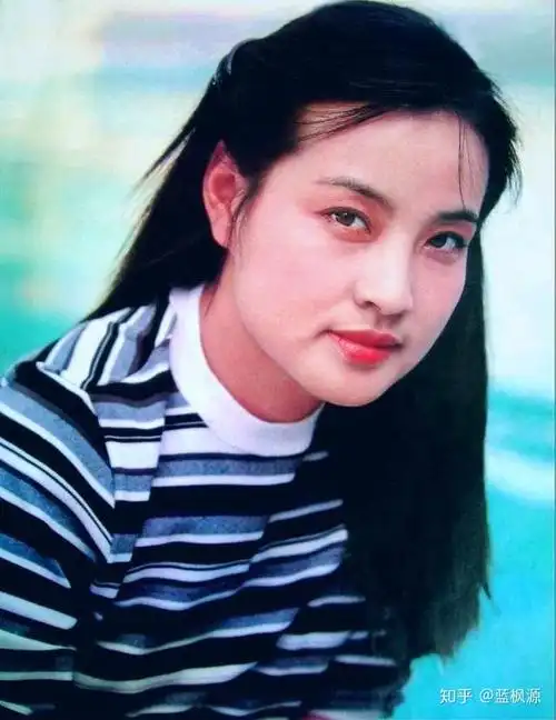 刘晓庆年轻时有多美在那个没有ps的年代是原生态的纯美