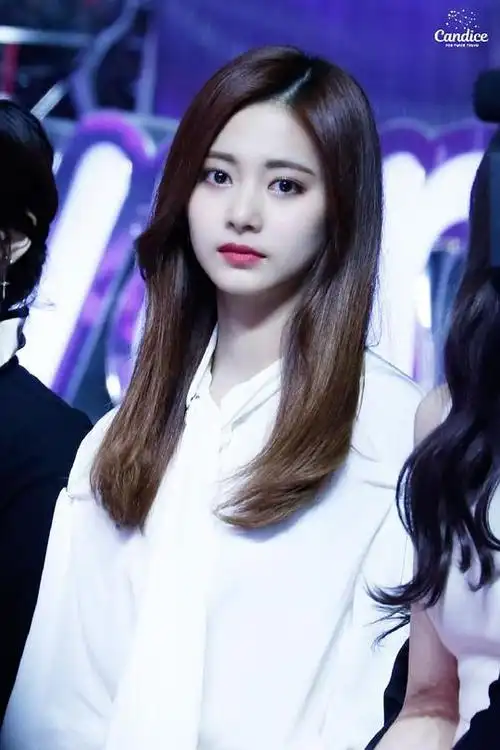 周子瑜tzuyuchou的图片