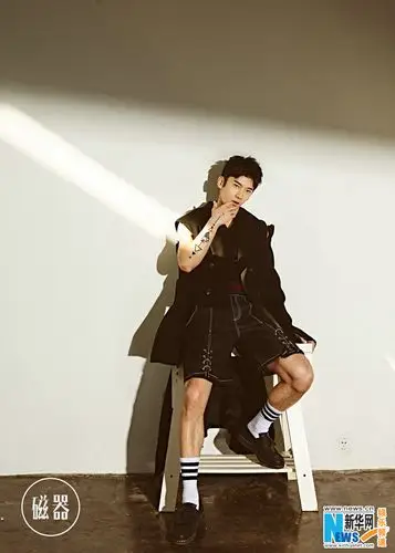 刘芮麟写真大片 放荡不羁少年感十足