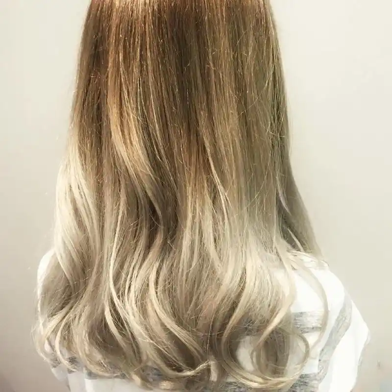 挑染#金色 #灰色 #染发 #女士剪发 #澳大利亚 #悉尼