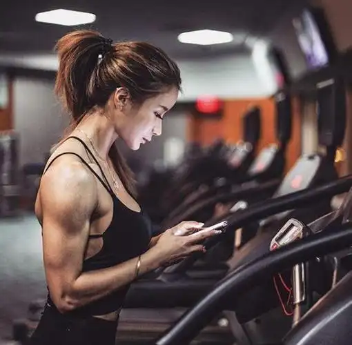 韩国肌肉女王2年强势夺6冠长相甜美舞姿优雅看起来无可挑剔