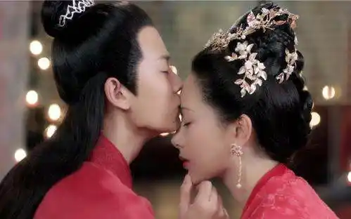 任嘉伦被曝婚后九部戏用吻替,他是对老婆专一还是没艺德?