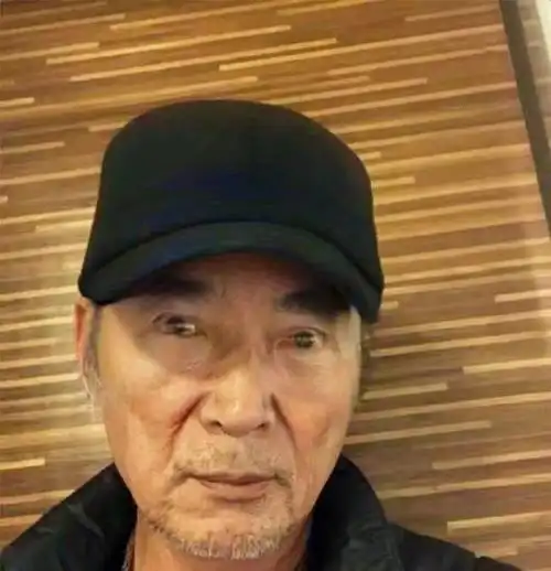 51岁焦恩俊近照曝光!一夜之间老十岁,当年男神已成这副模样?