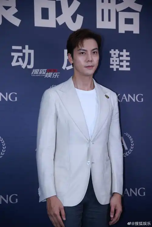 陈伟霆活动生图状态