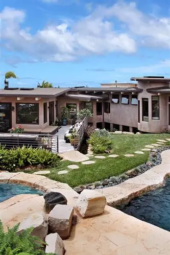 别墅,游泳池,房屋,海洋,天空,云彩,热带 1242x2688 iphone 11 pro/xs