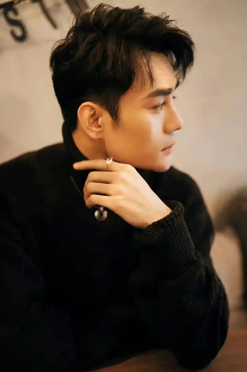 我的心不攻自破.#王凯 #王凯西装照 #壁纸 #男友风 - 抖音