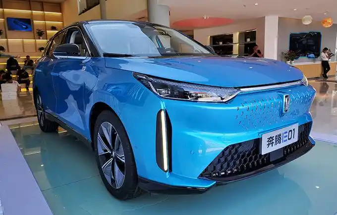 中汽协副总工程师许海东表示:"预计今年国内新能源汽车市场销量为110