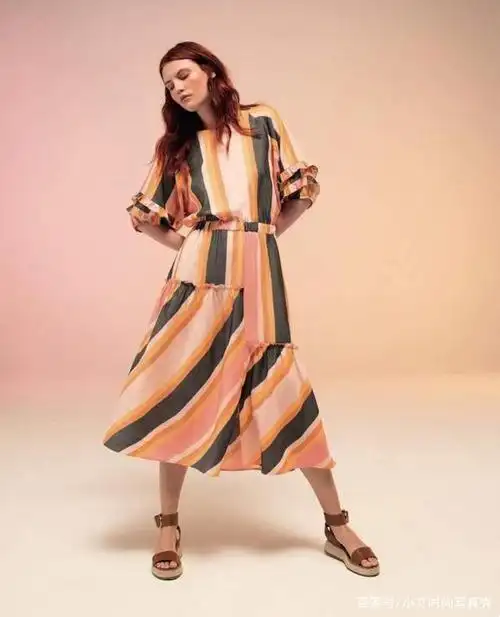 欧美女星拍摄时尚杂志《盺薇vivi》落落大方,走在时尚前沿