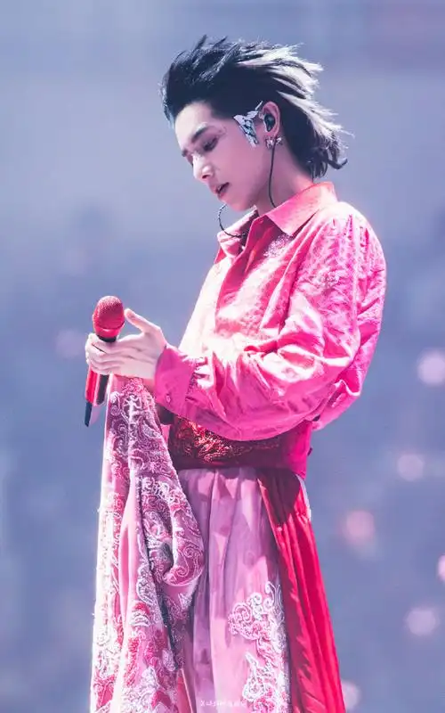 给火星人的七个惊喜#华晨宇太细节了卡点18:07给粉色第一个惊喜,酵眄