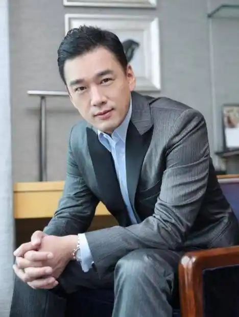 "宠妻狂魔"王耀庆:只想当演员不想"红",他比你想象的清醒_因为_妻子