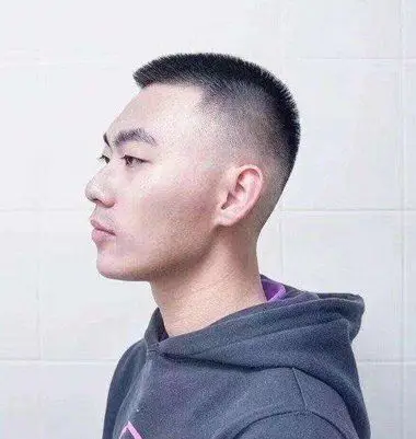 听说敢剃寸头的男生都很自信新版三面光寸头强势霸占男生发型封面