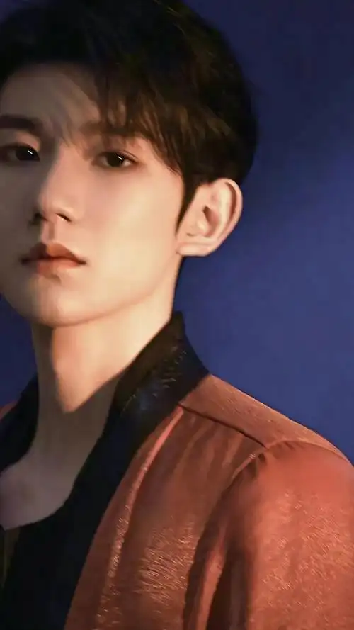 王源组合三个人叫什么(帅哥明星,王源壁纸图片)