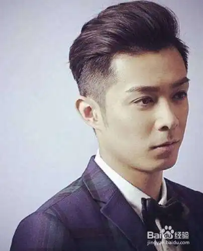 男生发际线高怎么改善