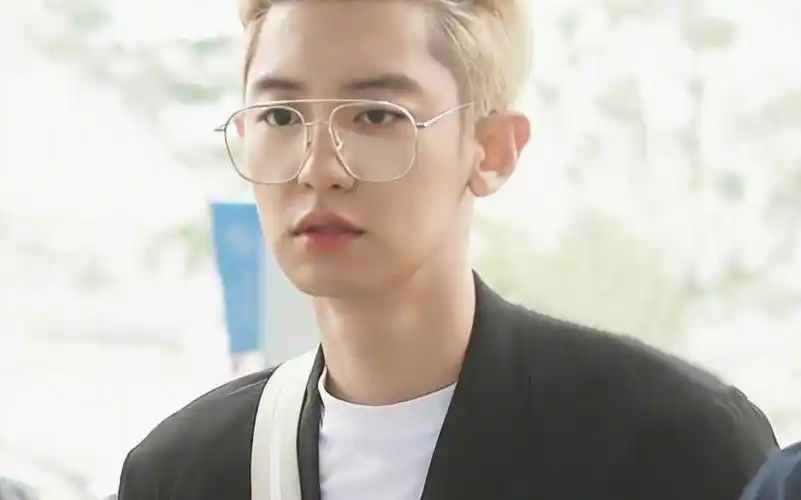 【朴灿烈】没有人不爱银发侧剃