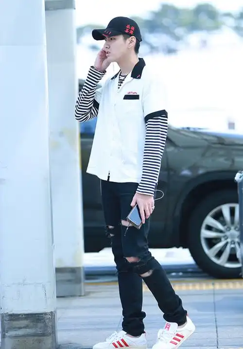 吴亦凡的 vlades 机场秀