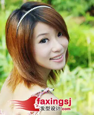 小v脸发型一直是男生女生们都喜爱的,因此做一个清纯斜刘海短发发型